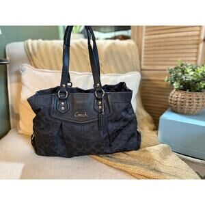 Coach Ashley Signature Carryall Black Jacquard F19244